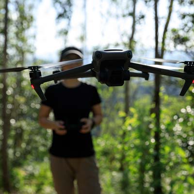 How to create the dolly zoom vertigo effect with a drone